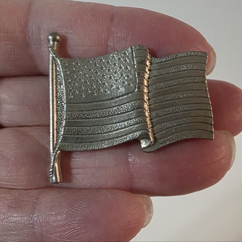 Longaberger Basket Charm Brooch Combo - Picture 2 of 7